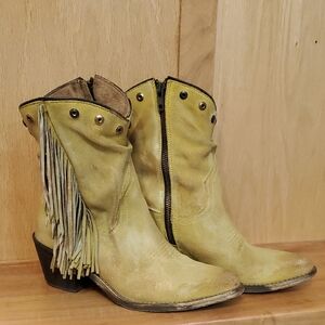SUPERC RARE Circle G Yellow Fringe Heeled Boots